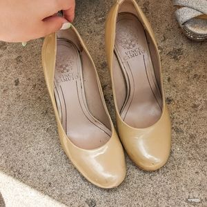 Vince Camuto Size 7 Tan Heels